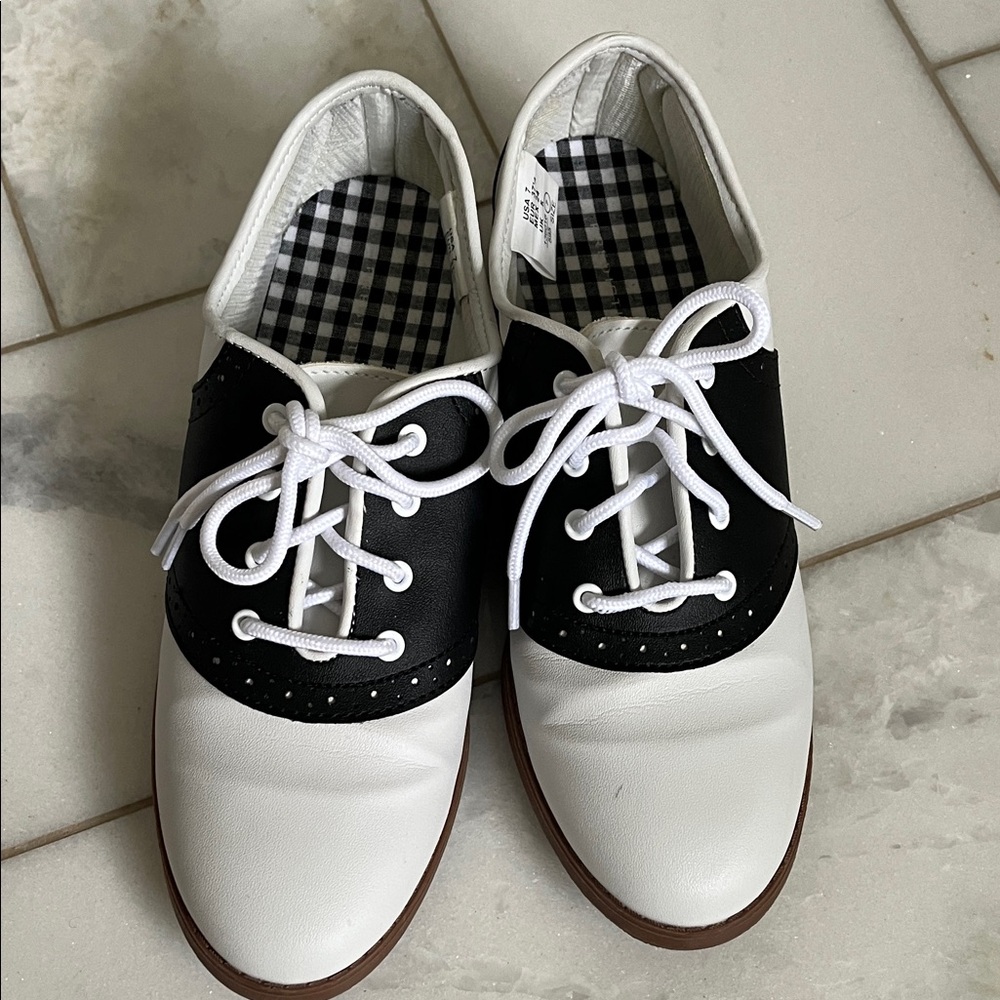 Black & White Saddle Oxford - Picture 4 of 8